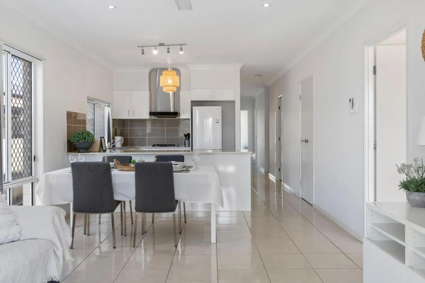 Modern 3Br Home In Peaceful Deebing Heights Loamside