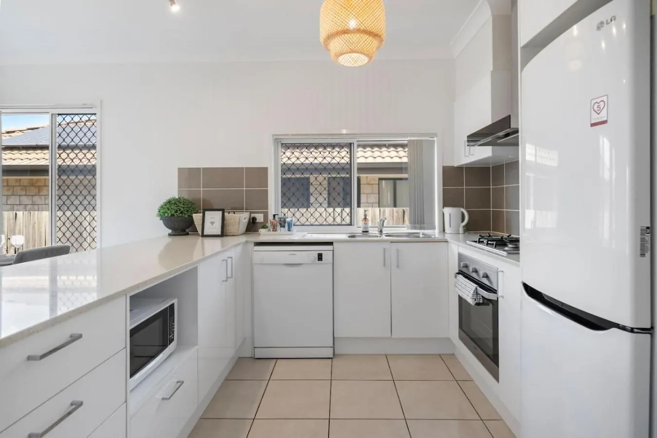 Modern 3Br Home In Peaceful Deebing Heights Loamside